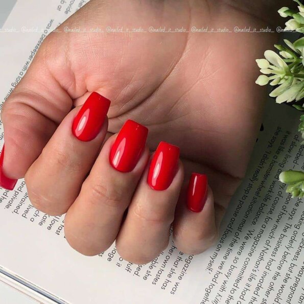 glamour_professional_nails-___CGu54rihJXk___